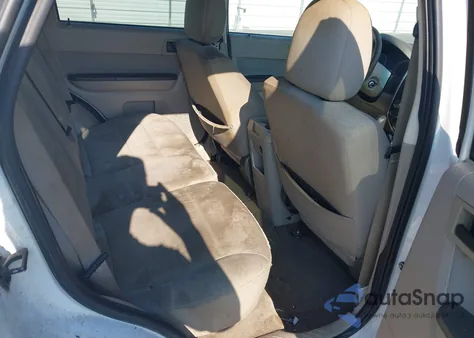 2011 Ford Escape Xlt z USA, uszkodzony, nr VIN 1FMCU9D76BKB26492